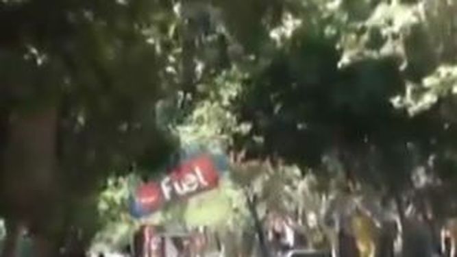 El viento tiró un gran cartel: pudo ser una tragedia