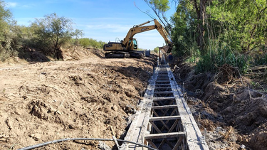 La impermeabilización del Canal Colonia Fiscal, clave para el Sur de San Juan, alcanzó el 65% de avance en Sarmiento. La impermeabilización del Canal Colonia Fiscal, clave para el Sur de San Juan, alcanzó el 65% de avance en Sarmiento.