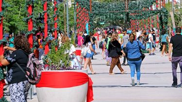 Compras a último momento: la peatonal sanjuanina, colmada de gente