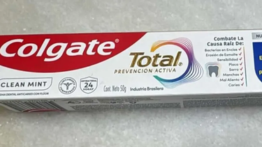 Afirman que la pasta dental prohibida por ANMAT aún se puede encontrar en algunos locales en San Juan.