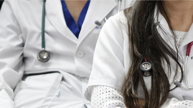 Cada vez son más los sanjuaninos que consultan qué trámites deben hacer para poder trabajar en Chile. Médicos, choferes de camiones y trabajadores gastronómicos, los que más preguntan.