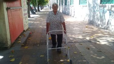 La abuela sanjuanina que fue a votar en andador