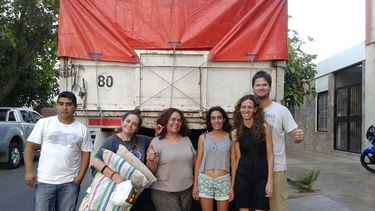 Los vallistos reciben las donaciones recolectadas por Red Solidaria San Juan