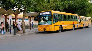 Desde el lunes sube el precio del boleto del colectivo en San Juan: también aumenta el escolar