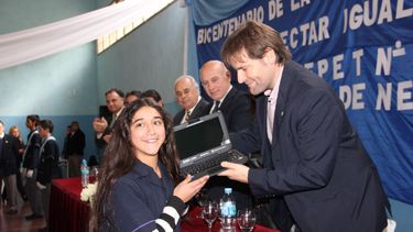 Entregaron más de 140 computadoras a alumnos de la EPET Nº 2