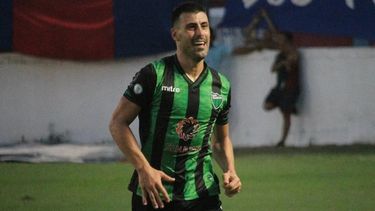 Un hincha verdinegro y una impresionante caricatura viral de Motoneta Penco