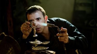 Cómo trabaja el orfebre que aman las celebridades