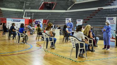 Convocan a docentes sanjuaninos a vacunarse para el lunes 7 volver a la presencialidad
