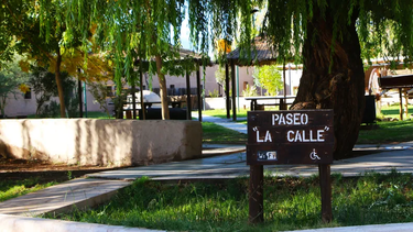 Denunciaron dos episodios de vandalismo en Calingasta: daños en un icónico paseo y en un parador