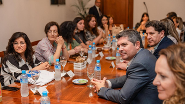 Orrego recibió a las aspirantes a convertirse en Emprendedora del Sol