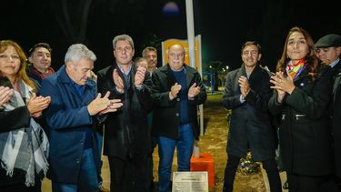 Uñac inauguró obras de pavimento, iluminación y red cloacal en Caucete