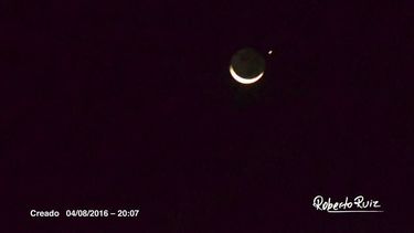 Fotógrafo sanjuanino captó una extraña luz al lado de la luna