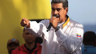 Nicolás Maduro le declaró la guerra a WhatsApp.