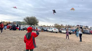 Este domingo, el cielo del Complejo Ceferino Namuncurá, en San Martín, se llenó de colores por el Concurso de Barriletes.