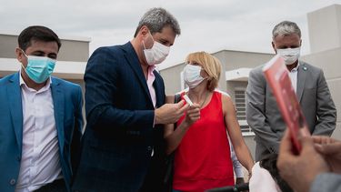 El Gobernador entregó la llave de la casa propia a más de 100 familias en Santa Lucía