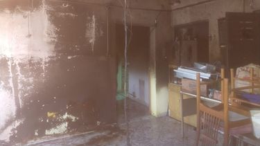 A una jubilada sanjuanina se le incendió toda su casa y juntan dinero para ayudarla