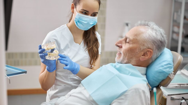 Rivadavia Sonríe, el programa que busca llegar a 100 vecinos con prótesis dentales