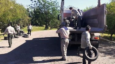 Limpiaron de neumáticos la famosa escuelita de manejo de la Circunvalación