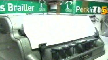 Entregaron 20 máquinas braille en una escuela capitalina