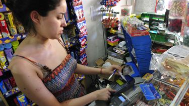 Kiosqueros podrían dejar de hacer recargas de crédito a celulares