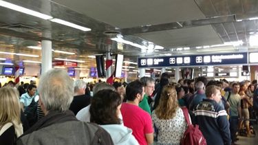 Cancelaron un vuelo a Aeroparque por la tormenta que afecta a Capital Federal