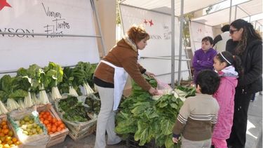 Por el gran éxito, continúa la Feria Itinerante de Frutas y Verduras