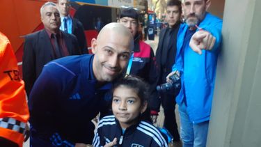 La pequeña sanjuanina que hizo emocionar a Mascherano con su regalo