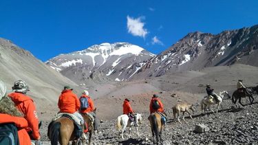 Nueve horas de cabalgata, tras los pasos de San Martín