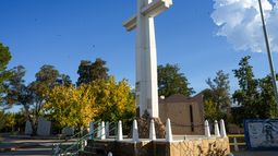 La imponente Cruz Mayor en el Cementerio San Miguel. La imponente Cruz Mayor en el Cementerio San Miguel.