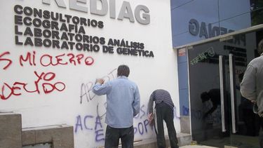 Comenzaron con la limpieza de pintadas