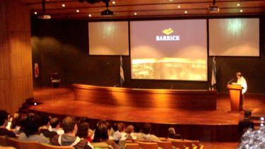 Barrick aportó sus conocimientos para los estudiantes de ingeniería
