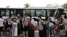 Más de 80.000 turistas, varados en una isla de China tras un brote de COVID