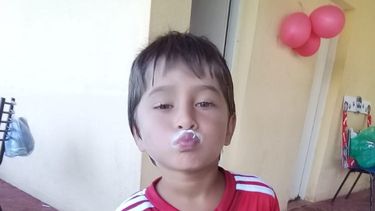 El dramático presente del nene que fue aplastado por un contenedor tras el terremoto