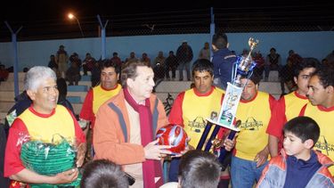 Coronaron a ganadores del Campeonato de Fútbol de Veteranos