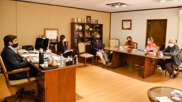 Vecinos de dos barrios top que se oponen a la construcción de un edificio hablaron con Baistrocchi