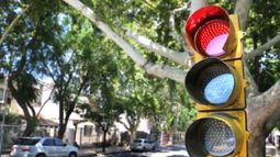 Buscan renovar todos los semáforos de Capital