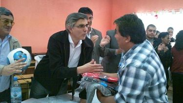 Molina entregó anteojos, microcréditos y dejó abierta una capacitación técnica