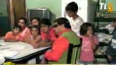 Lo están desalojando, está muy enfermo, y pide ayuda