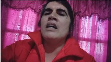 Esta canción te hará feliz: el nuevo videoclip de una trans caucetera que ahora es youtuber