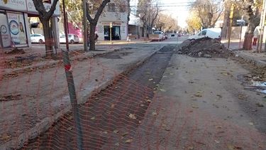 El corte de calle para el tránsito en pleno centro ya lleva 10 días.