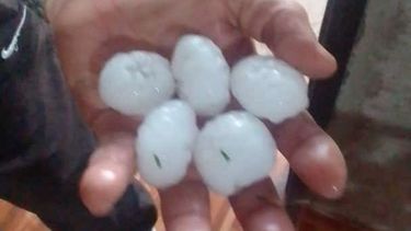Impresionante caída de granizo en Valle Fértil