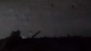 Un trabajador de Veladero tomó imágenes de una curiosa luz que se movía en el cielo.