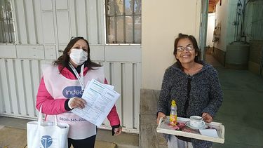 Doña Alicia le preparó a la censista un café y le dio galletitas.&nbsp;