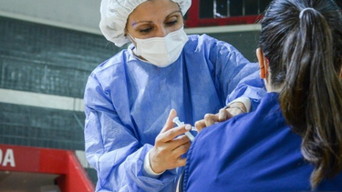 A San Juan llegaron varios miles de dosis de Astrazéneca contra el COVID-19.