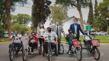 Importante entrega de movilidades y herramientas para discapacitados