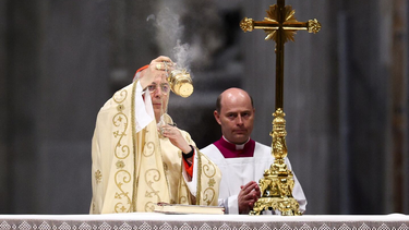 Quién es el cardenal elegido para anunciar el ¡Habemus Papam!