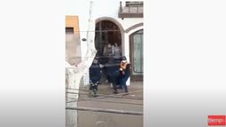 Revuelo con una vecina de Capital que, en medio del despliegue policial, quiso salir a comprar