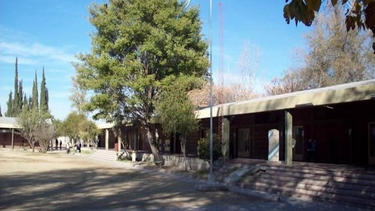 La comunidad de la escuela Normal Manuel Belgrano, en Caucete, se ve movilizada por el fallecimiento de una de sus docentes.