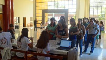 Invitan a docentes y alumnos a interiorizarse en tabaquismo