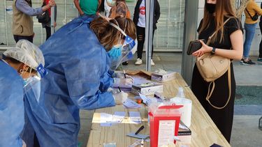 Operativo de test rápidos en el Centro Cívico: solo los empleados del edificio serán testeados